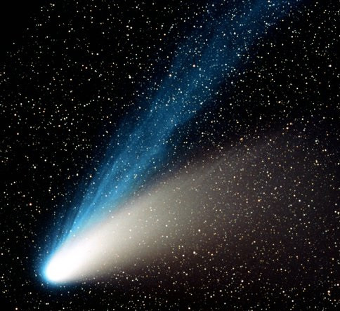 Comet Hale Boppe with two tails of different colors